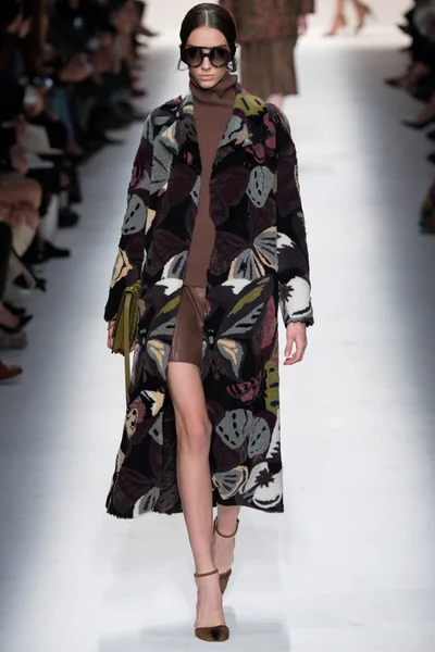 Look 38